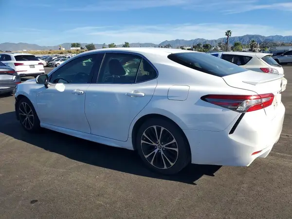 JTNB11HK8J3073954 2018 TOYOTA CAMRY - Image 2