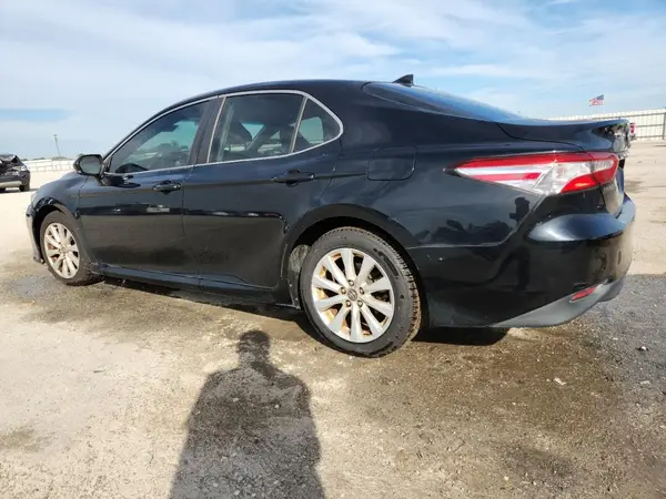 JTNB11HK9J3001497 2018 TOYOTA CAMRY - Image 2