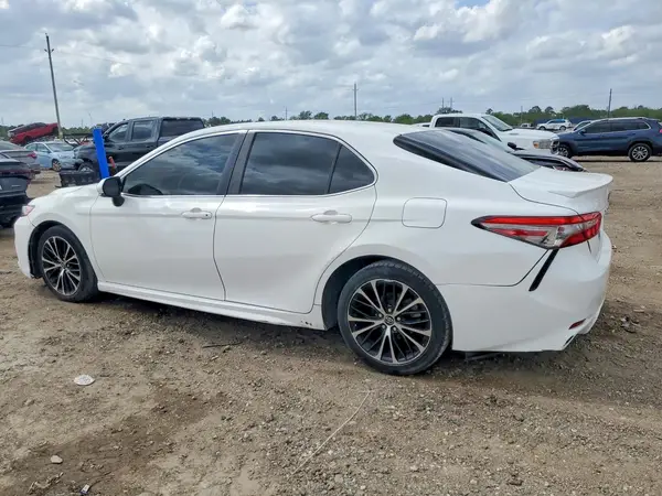 JTNB11HK9J3001757 2018 TOYOTA CAMRY - Image 2