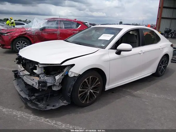 JTNB11HK9J3002858 2018 TOYOTA CAMRY - Image 2