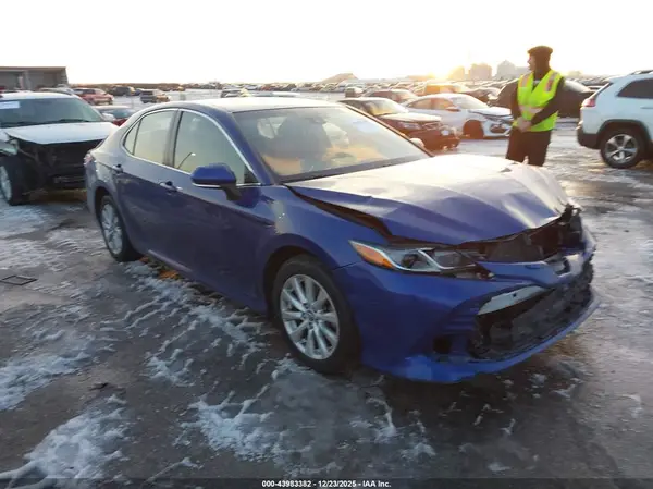 JTNB11HK9J3004481 2018 TOYOTA CAMRY - Image 1