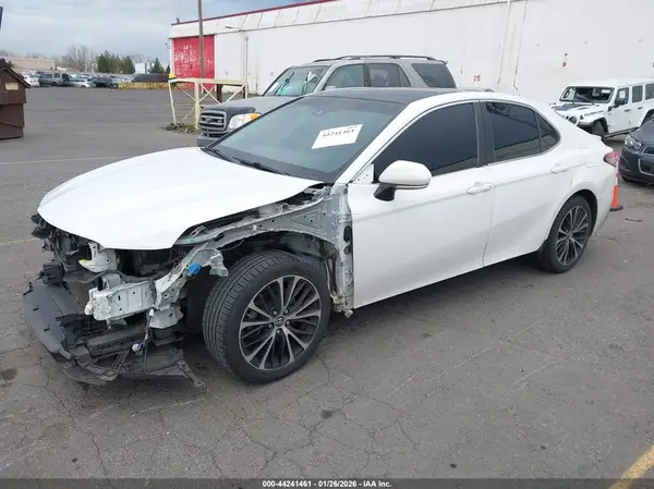 JTNB11HK9J3010538 2018 TOYOTA CAMRY - Image 2