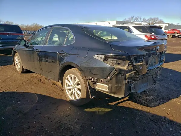 JTNB11HK9J3010636 2018 TOYOTA CAMRY - Image 2