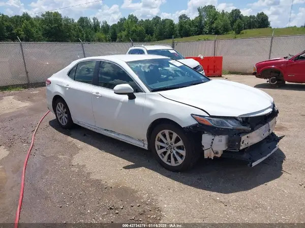 JTNB11HK9J3010863 2018 TOYOTA CAMRY - Image 1