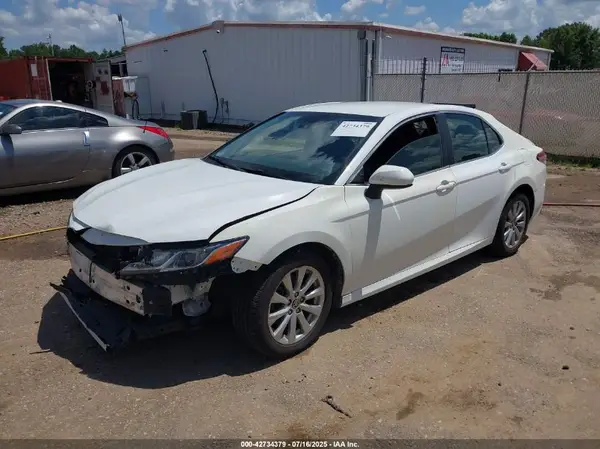JTNB11HK9J3010863 2018 TOYOTA CAMRY - Image 2
