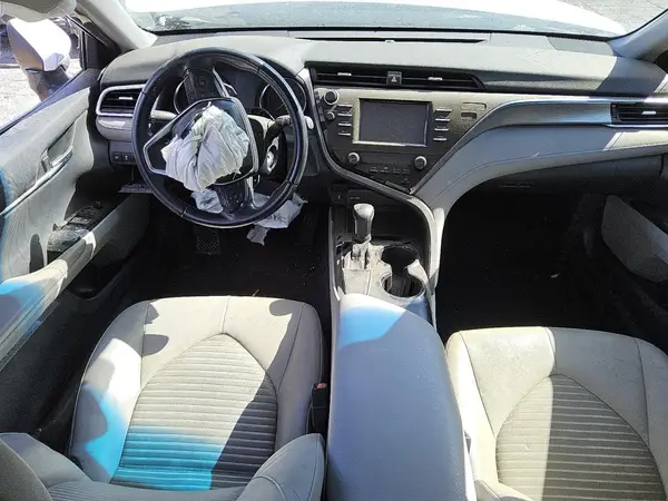 JTNB11HK9J3010975 2018 TOYOTA CAMRY - Image 8