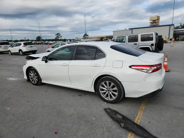 JTNB11HK9J3011379 2018 TOYOTA CAMRY - Image 2
