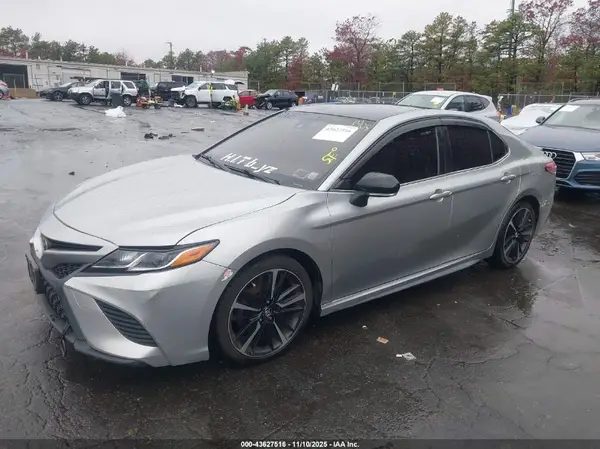 JTNB11HK9J3014704 2018 TOYOTA CAMRY - Image 2