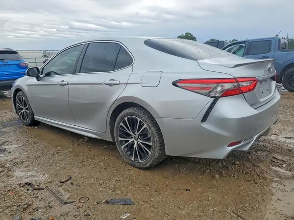 JTNB11HK9J3016646 2018 TOYOTA CAMRY - Image 2