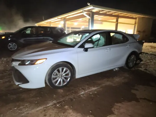 JTNB11HK9J3016677 2018 TOYOTA CAMRY - Image 1