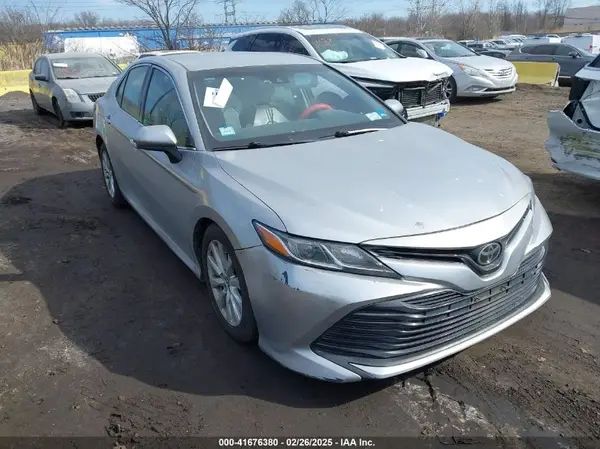 JTNB11HK9J3017828 2018 TOYOTA CAMRY - Image 1