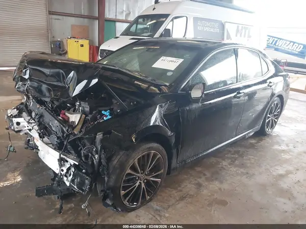 JTNB11HK9J3019529 2018 TOYOTA CAMRY - Image 2