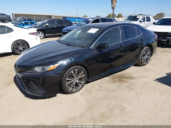 JTNB11HK9J3020423 2018 TOYOTA CAMRY - Image 2