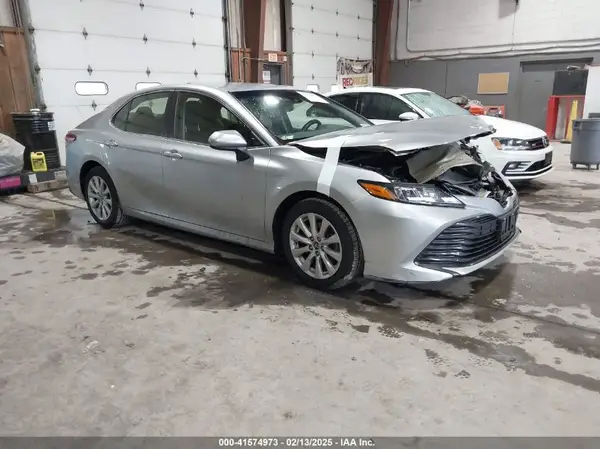 JTNB11HK9J3022074 2018 TOYOTA CAMRY - Image 1