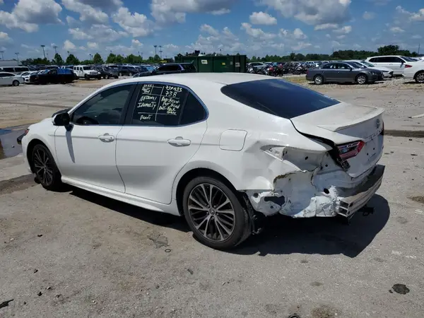 JTNB11HK9J3027548 2018 TOYOTA CAMRY - Image 2