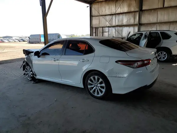 JTNB11HK9J3027923 2018 TOYOTA CAMRY - Image 2