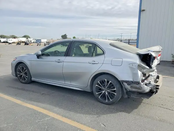 JTNB11HK9J3028800 2018 TOYOTA CAMRY - Image 2