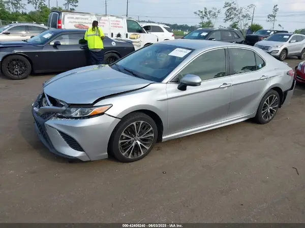 JTNB11HK9J3028988 2018 TOYOTA CAMRY - Image 2