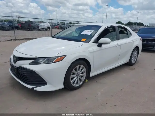 JTNB11HK9J3029820 2018 TOYOTA CAMRY - Image 2