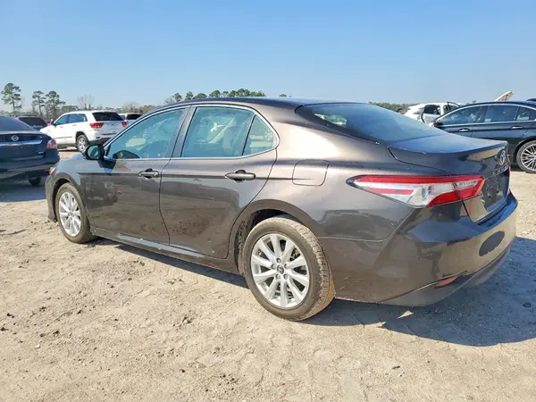 JTNB11HK9J3031244 2018 TOYOTA CAMRY - Image 2