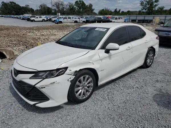 JTNB11HK9J3033057 2018 TOYOTA CAMRY - Image 1