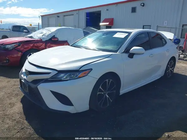 JTNB11HK9J3036072 2018 TOYOTA CAMRY - Image 2