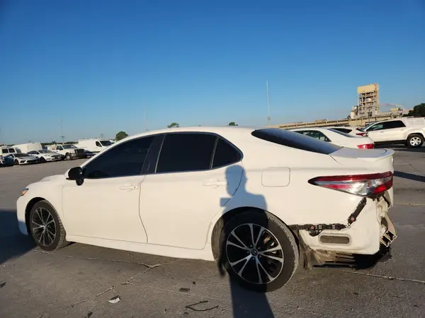 JTNB11HK9J3037576 2018 TOYOTA CAMRY - Image 2