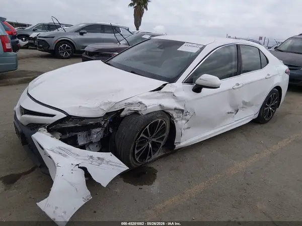 JTNB11HK9J3037805 2018 TOYOTA CAMRY - Image 2