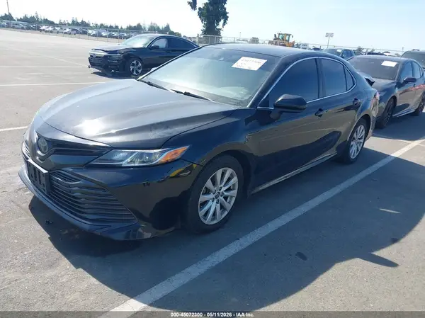 JTNB11HK9J3038811 2018 TOYOTA CAMRY - Image 2
