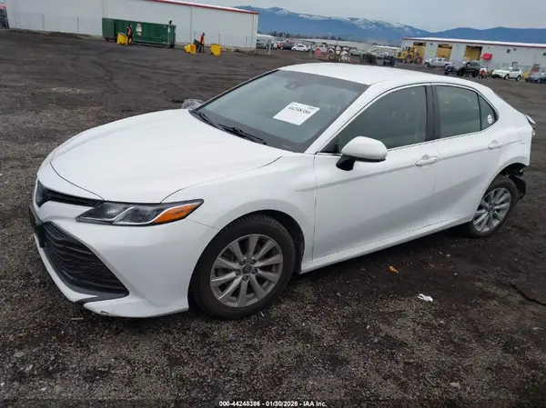 JTNB11HK9J3040168 2018 TOYOTA CAMRY - Image 2