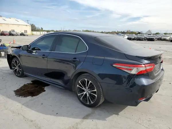 JTNB11HK9J3047556 2018 TOYOTA CAMRY - Image 2
