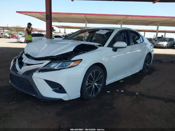 JTNB11HK9J3049467 2018 TOYOTA CAMRY - Image 2