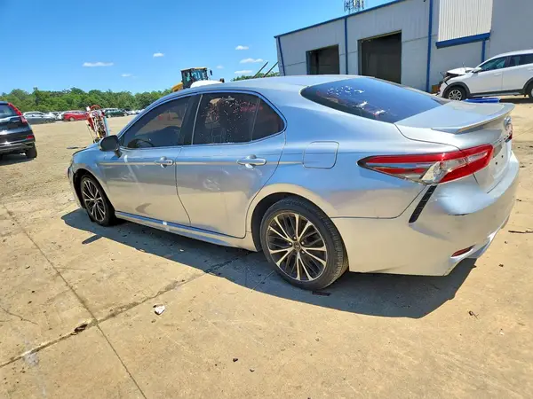 JTNB11HK9J3051459 2018 TOYOTA CAMRY - Image 2