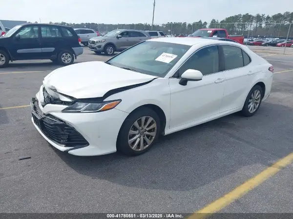 JTNB11HK9J3051560 2018 TOYOTA CAMRY - Image 2
