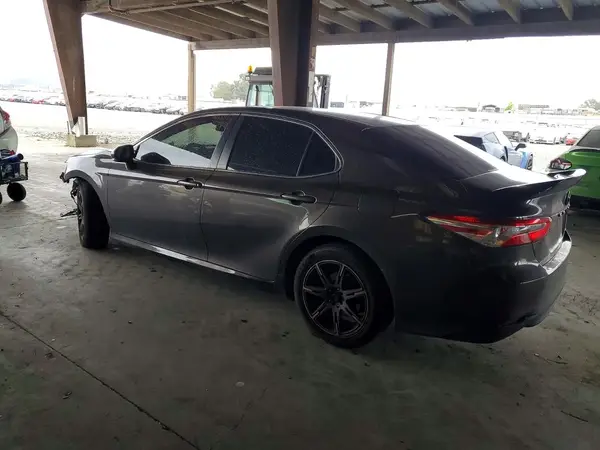 JTNB11HK9J3065636 2018 TOYOTA CAMRY - Image 2