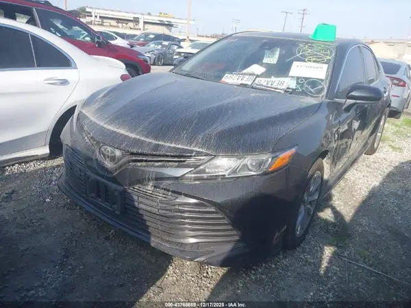 JTNB11HK9J3067161 2018 TOYOTA CAMRY - Image 2