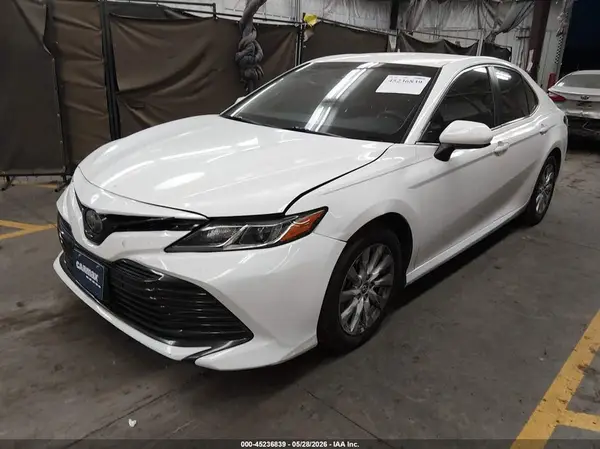 JTNB11HK9J3067225 2018 TOYOTA CAMRY - Image 2