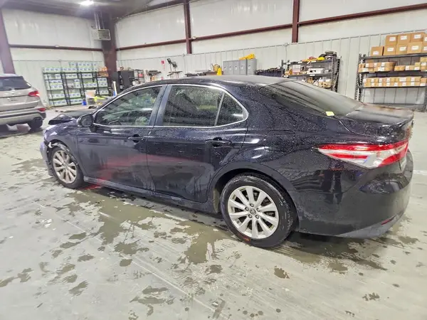 JTNB11HK9J3068293 2018 TOYOTA CAMRY - Image 2