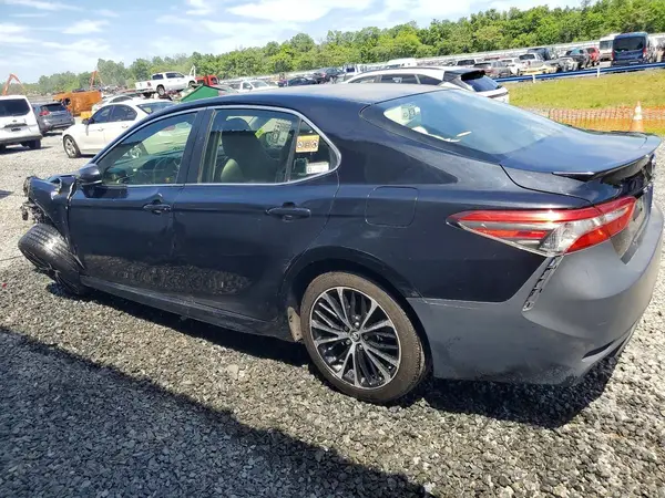 JTNB11HK9J3070674 2018 TOYOTA CAMRY - Image 2
