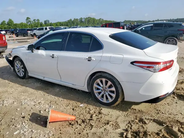 JTNB11HK9J3071047 2018 TOYOTA CAMRY - Image 2