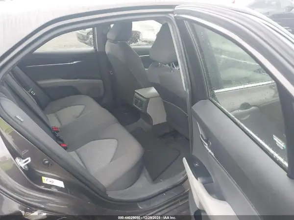 JTNB11HKXJ3000133 2018 TOYOTA CAMRY - Image 8