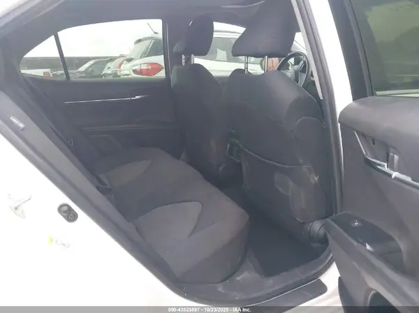 JTNB11HKXJ3000603 2018 TOYOTA CAMRY - Image 8