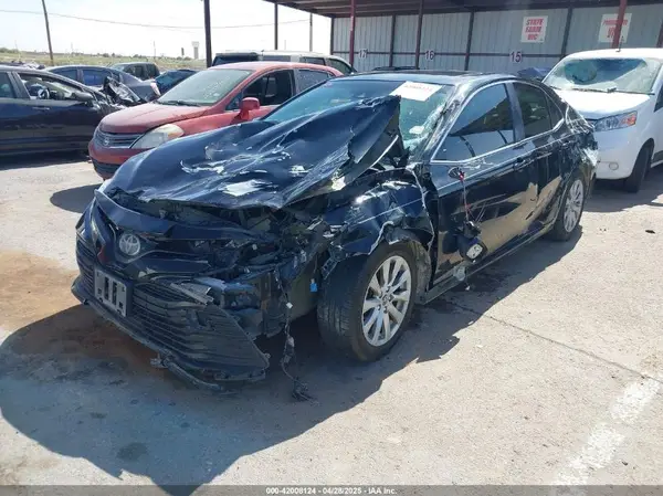 JTNB11HKXJ3001105 2018 TOYOTA CAMRY - Image 2