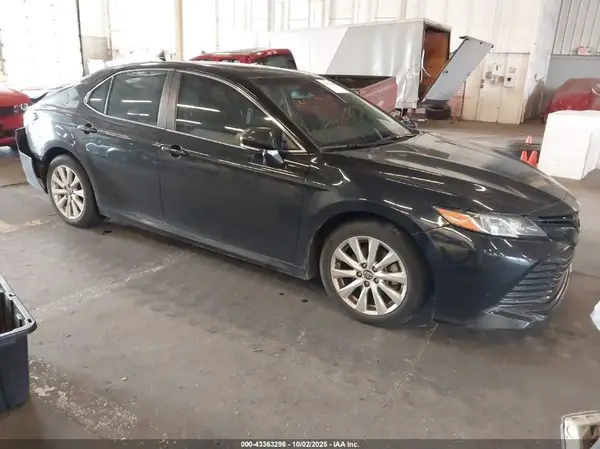 JTNB11HKXJ3002061 2018 TOYOTA CAMRY - Image 1