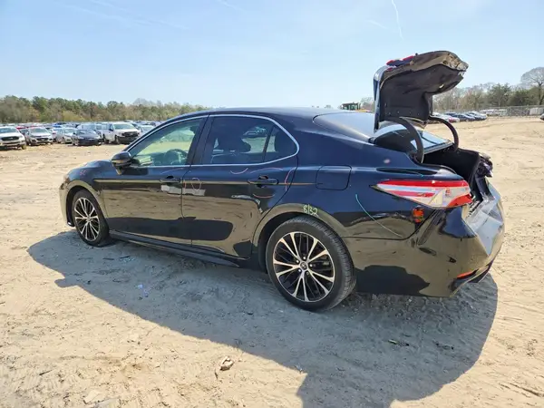 JTNB11HKXJ3002805 2018 TOYOTA CAMRY - Image 2