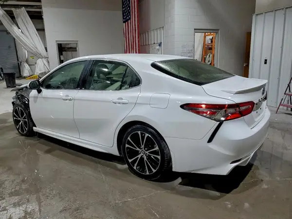 JTNB11HKXJ3003548 2018 TOYOTA CAMRY - Image 2