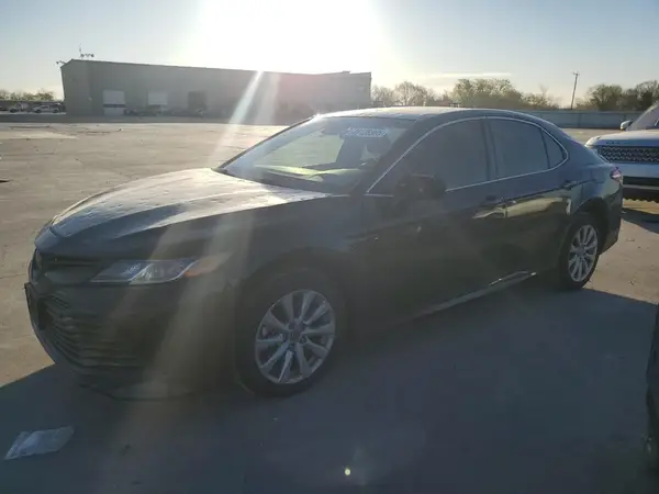 JTNB11HKXJ3003985 2018 TOYOTA CAMRY - Image 1
