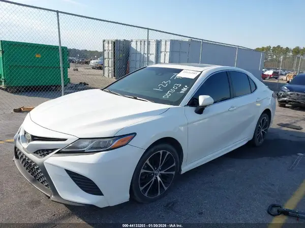JTNB11HKXJ3007003 2018 TOYOTA CAMRY - Image 2