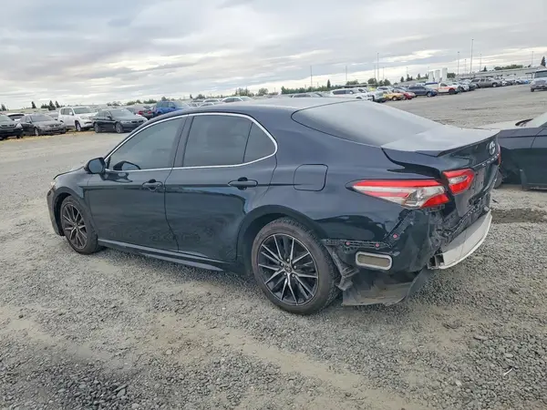 JTNB11HKXJ3007468 2018 TOYOTA CAMRY - Image 2