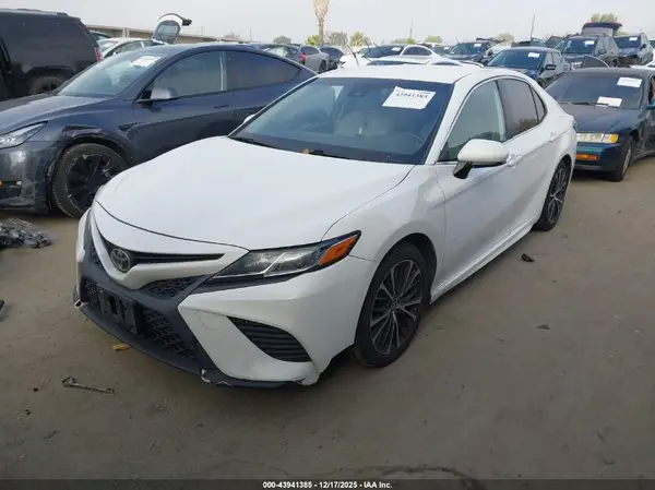 JTNB11HKXJ3009270 2018 TOYOTA CAMRY - Image 2